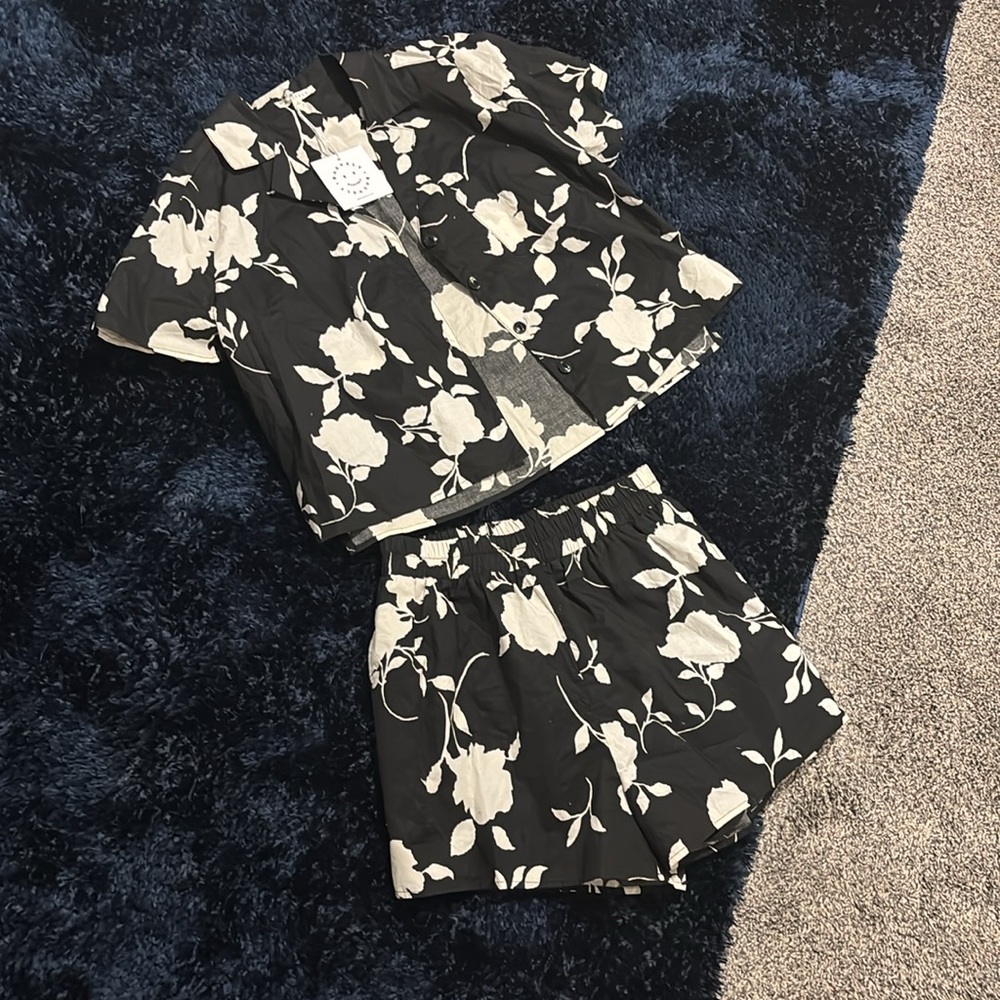 Baevely Black and White Short Set